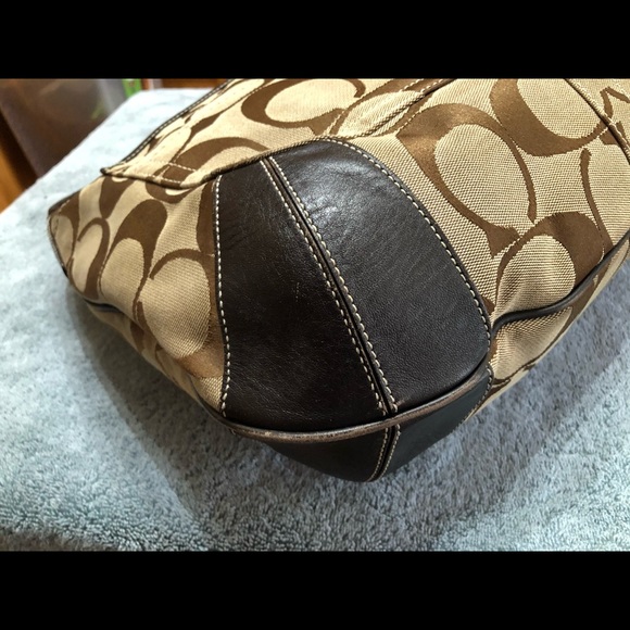 Coach purse large very gently loved rotating closet great deal❤️ - Picture 7 of 17